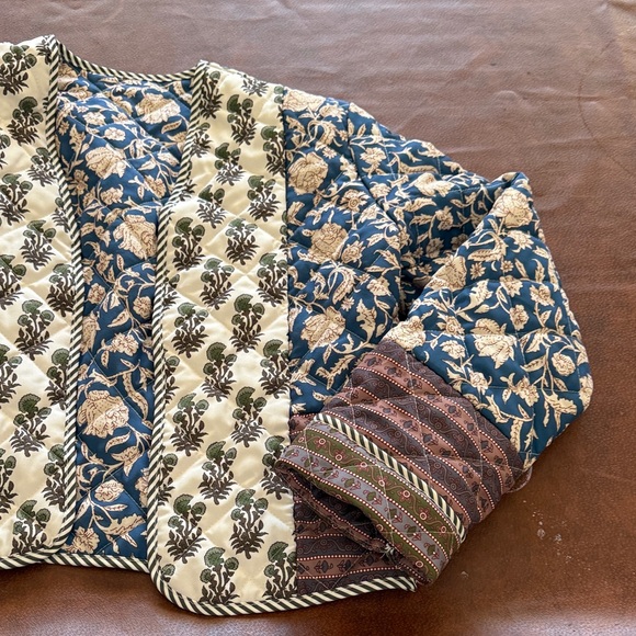 Floral Patterned Cropped Jacket Reversible - Picture 5 of 10